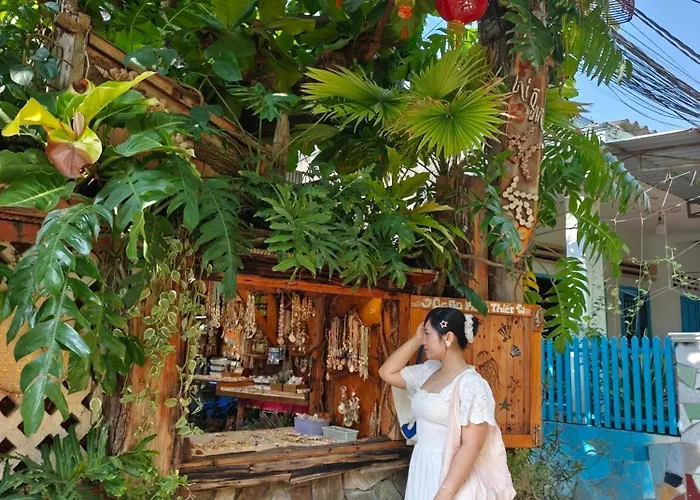 Ở trọ Châu Triều - *
